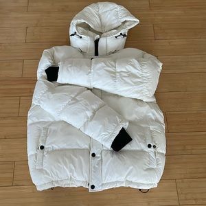 Woman Winter Puffer Coat Short White BAGSTELLE M Like New Excellent Condition